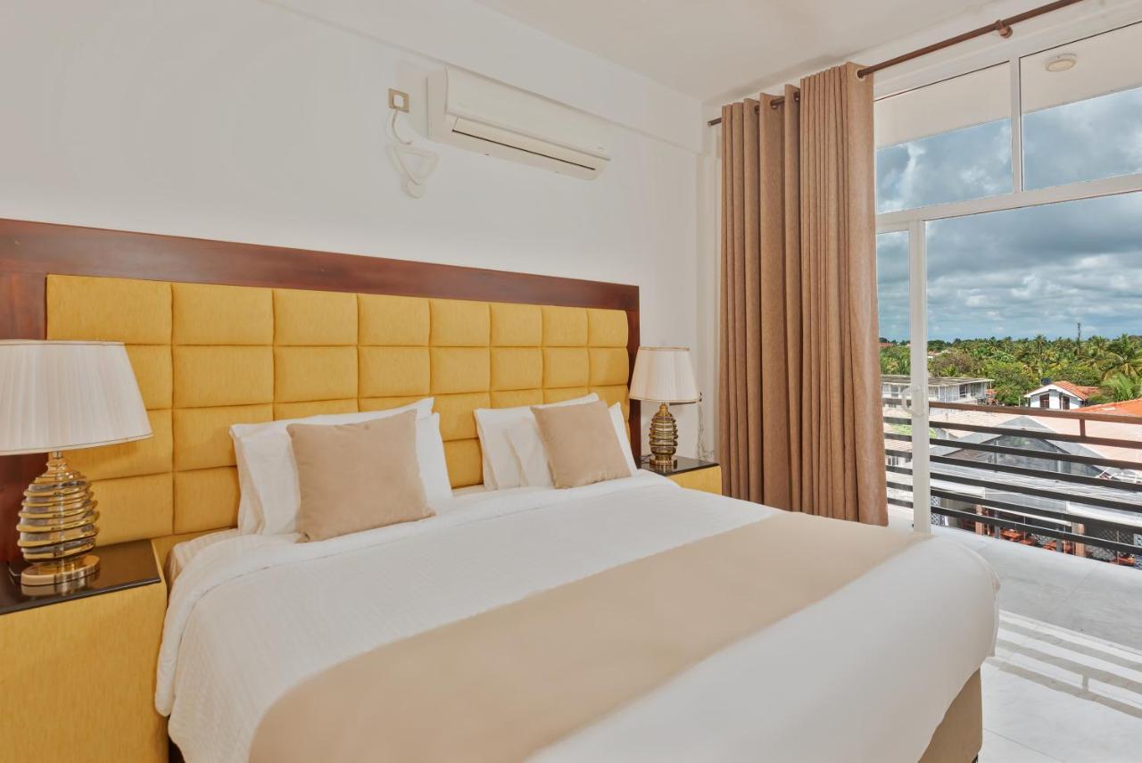 Beverly Beach Negombo Bagian luar foto