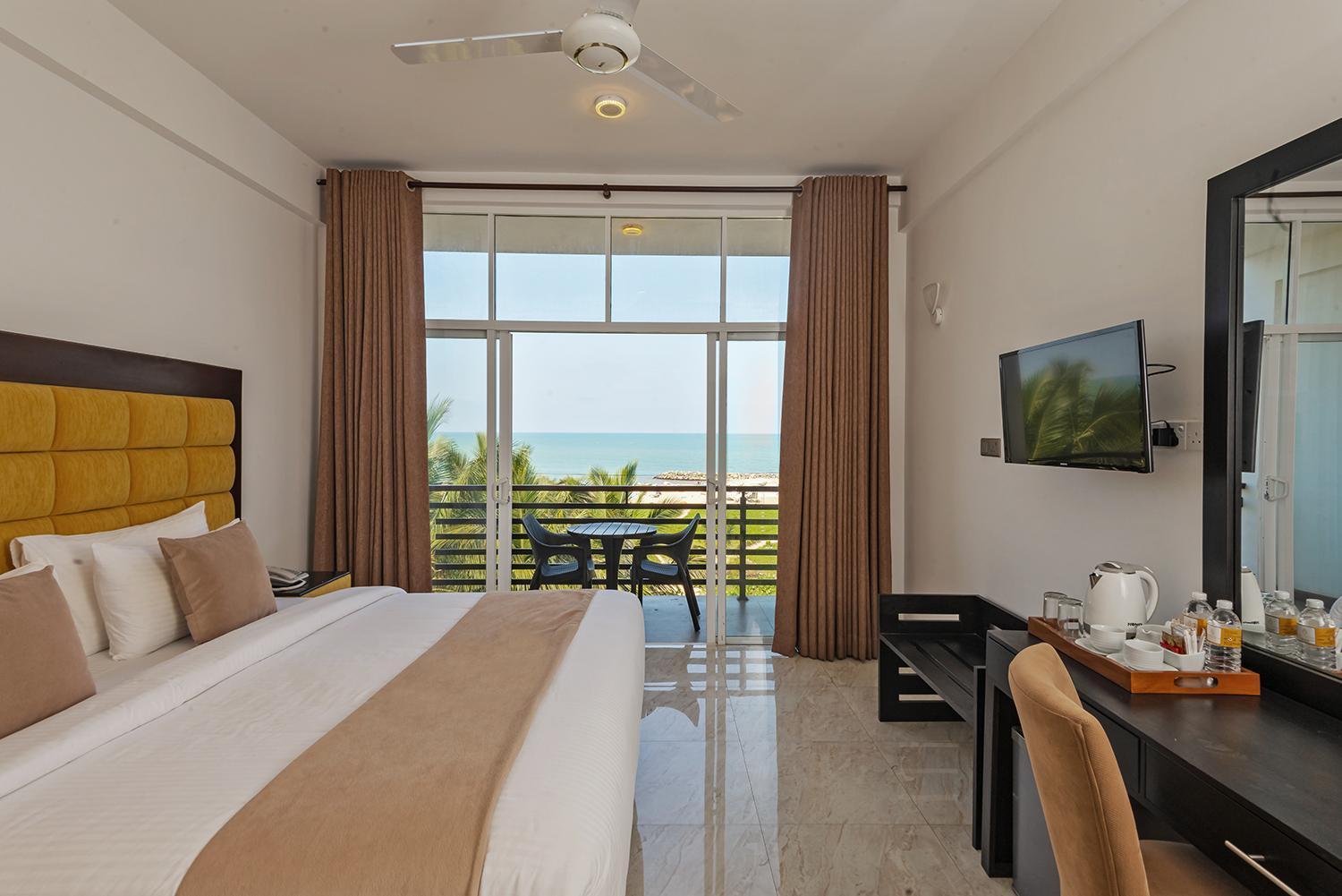 Beverly Beach Negombo Bagian luar foto